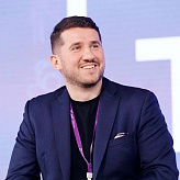 Евгений Исак