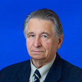 Юрий Шустов